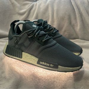 Adidas Originals Women's s NMD_R1 Linen Mineral Green/White